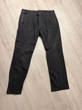 DESIGNER: Elie Tahari Men’s Black Slim Straight Pants